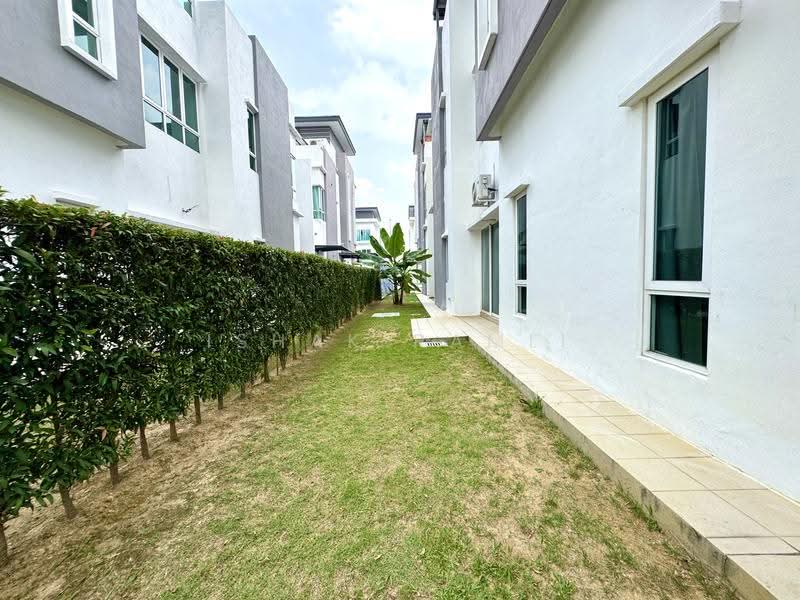 Rumah Kluster untuk Dijual di Setia Alam (Selangor) - Ishak Ramli - Exterior - PropertyGuru.com.my