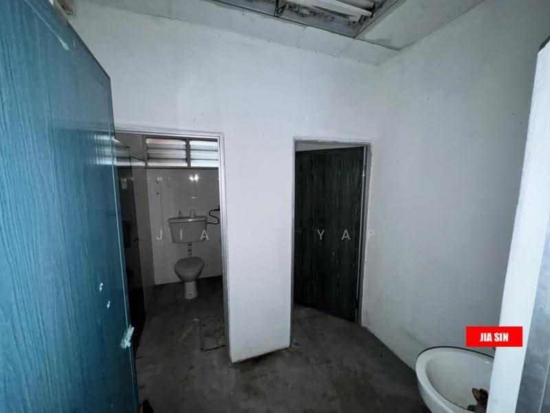 Shop for Rent in Bukit Jambul (Penang) - Jiasin Yap - Bathroom - PropertyGuru.com.my