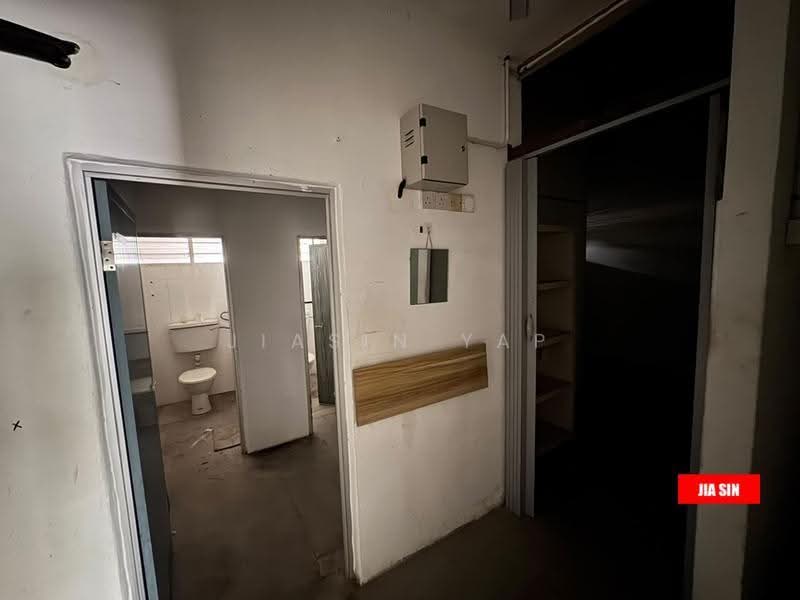Shop for Rent in Bukit Jambul (Penang) - Jiasin Yap - Bathroom - PropertyGuru.com.my