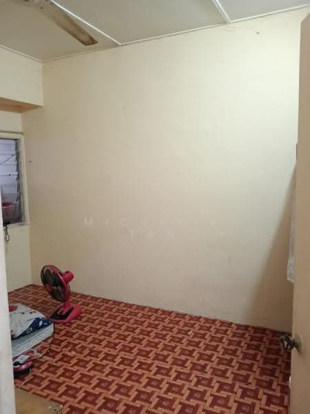 Rumah Flat untuk Dijual di Taman Desa Cheras - Michelle Tan - Bedroom - PropertyGuru.com.my