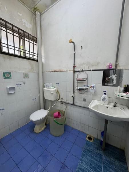 2-storey Terraced House for Sale in Taman Muhibbah (Kulai) - Jayden Ng - Bathroom - PropertyGuru.com.my