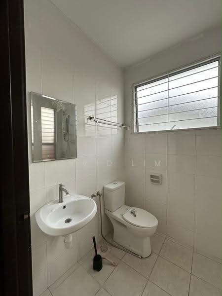 Semi-Detached House for Sale in Taman Anggun (Rawang) - David Lim - Bathroom - PropertyGuru.com.my