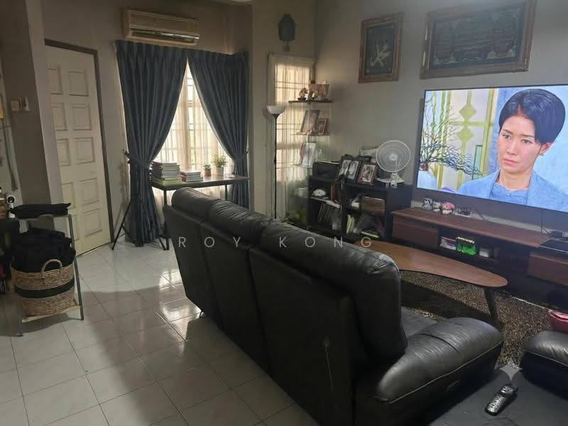 2-storey Terraced House for Sale in Taman Putra Prima (Puchong) - Roy Kong - Living Room - PropertyGuru.com.my