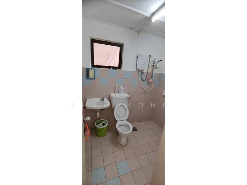 Kondominium untuk Dijual di Evergreen Park Acorn & Hazel - Alan Wong - Bathroom - PropertyGuru.com.my