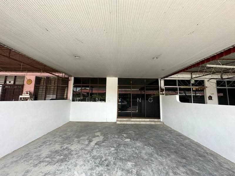 1-storey Terraced House for Sale in Sungai Petani (Kedah) - Henry Ng - Car Park - PropertyGuru.com.my