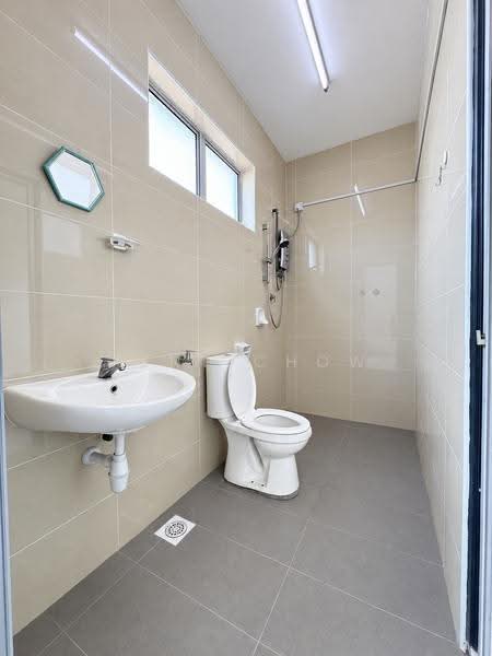 Rumah Berkembar untuk Dijual di Taman Klebang Perdana (Chemor) - Kent Chow - Bathroom - PropertyGuru.com.my