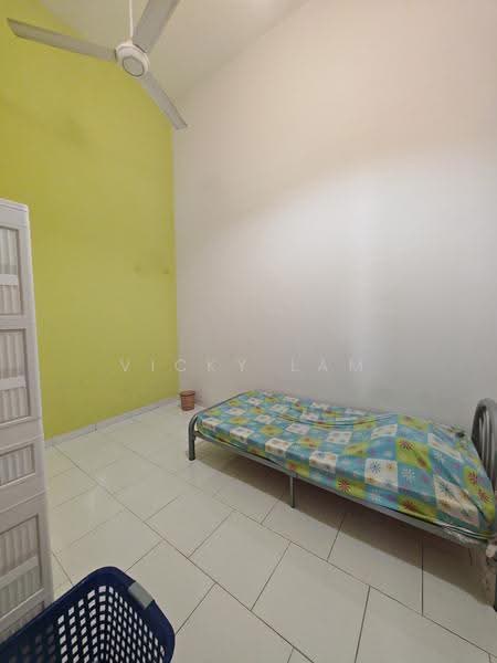 1-storey Terraced House for Sale in Gelang Patah (Johor) - Vicky Lam - Bedroom - PropertyGuru.com.my