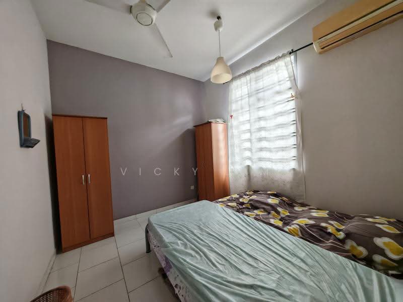 1-storey Terraced House for Sale in Gelang Patah (Johor) - Vicky Lam - Bedroom - PropertyGuru.com.my