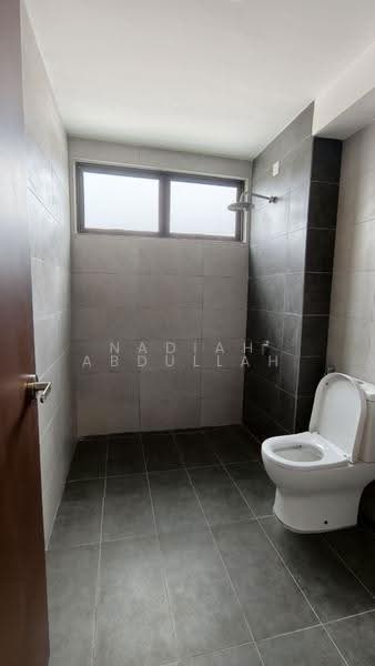 Rumah Teres 2-Tingkat untuk Dijual di Puncak Bestari (Puncak Alam) - Nadiah Abdullah - Bathroom - PropertyGuru.com.my