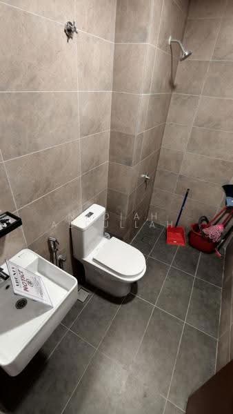 Rumah Teres 2-Tingkat untuk Dijual di Puncak Bestari (Puncak Alam) - Nadiah Abdullah - Bathroom - PropertyGuru.com.my