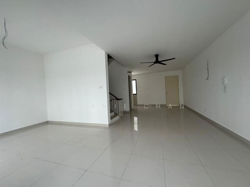 3.5-storey Terraced House for Sale in Damansara Perdana (Selangor) - Melanie Chan - Living Room - PropertyGuru.com.my