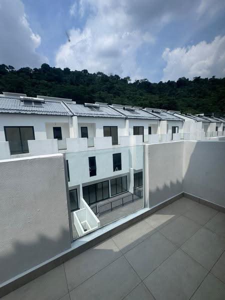 3.5-storey Terraced House for Sale in Damansara Perdana (Selangor) - Melanie Chan - Exterior - PropertyGuru.com.my