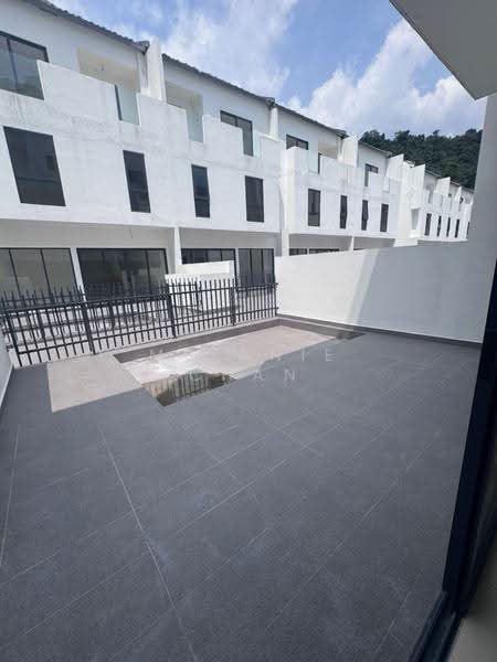 3.5-storey Terraced House for Sale in Damansara Perdana (Selangor) - Melanie Chan - Exterior - PropertyGuru.com.my