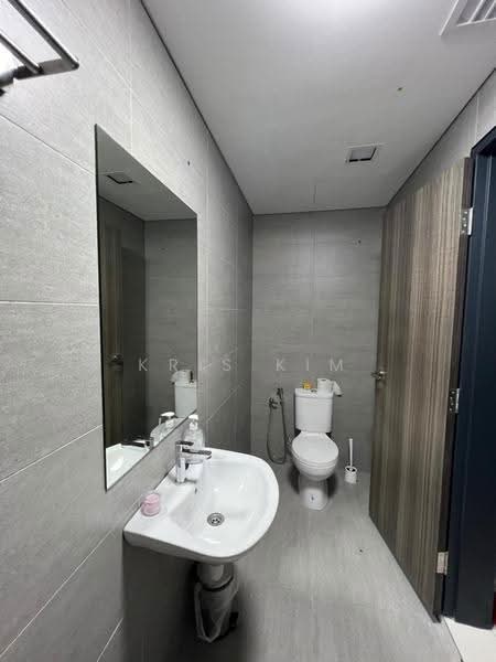 Kediaman Servis untuk Disewa di The New Duo @ Edumetro - Kris Kim - Bathroom - PropertyGuru.com.my