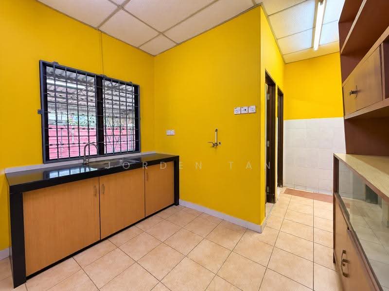 Shop / Office for Sale in Pulau Tikus (Penang) - Jorden Tan - Kitchen - PropertyGuru.com.my