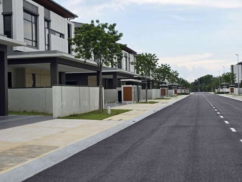 Rumah Berkembar untuk Dijual di Telok Panglima Garang (Selangor) - Henrick Tan - Exterior - PropertyGuru.com.my