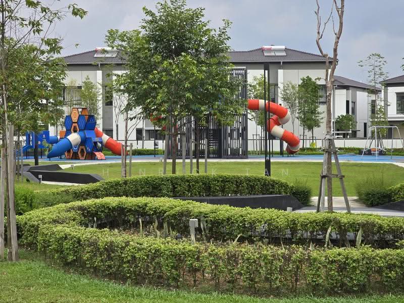 Rumah Berkembar untuk Dijual di Telok Panglima Garang (Selangor) - Henrick Tan - Exterior - PropertyGuru.com.my
