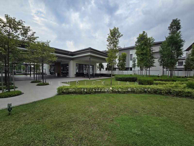 Rumah Berkembar untuk Dijual di Telok Panglima Garang (Selangor) - Henrick Tan - Exterior - PropertyGuru.com.my
