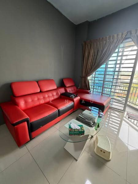 Pangsapuri untuk Dijual di Sky Garden Residences - Ck Nyau - Living Room - PropertyGuru.com.my