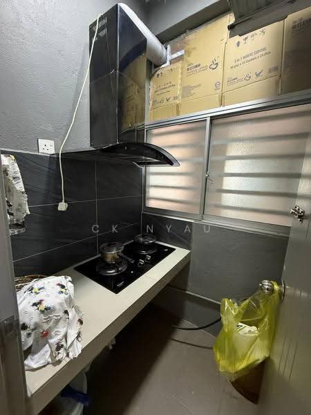 Pangsapuri untuk Dijual di Sky Garden Residences - Ck Nyau - Kitchen - PropertyGuru.com.my