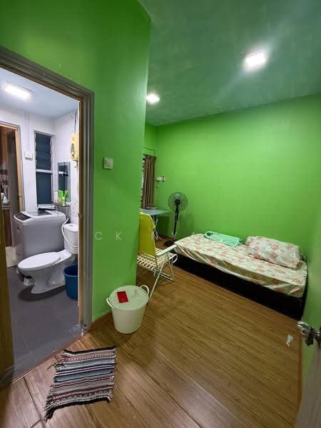 Pangsapuri untuk Dijual di Sky Garden Residences - Ck Nyau - Bathroom - PropertyGuru.com.my