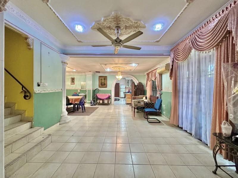 2.5-storey Terraced House for Sale in Taman Kingfisher (Kota Kinabalu) - Fiona Lai - Living Room - PropertyGuru.com.my