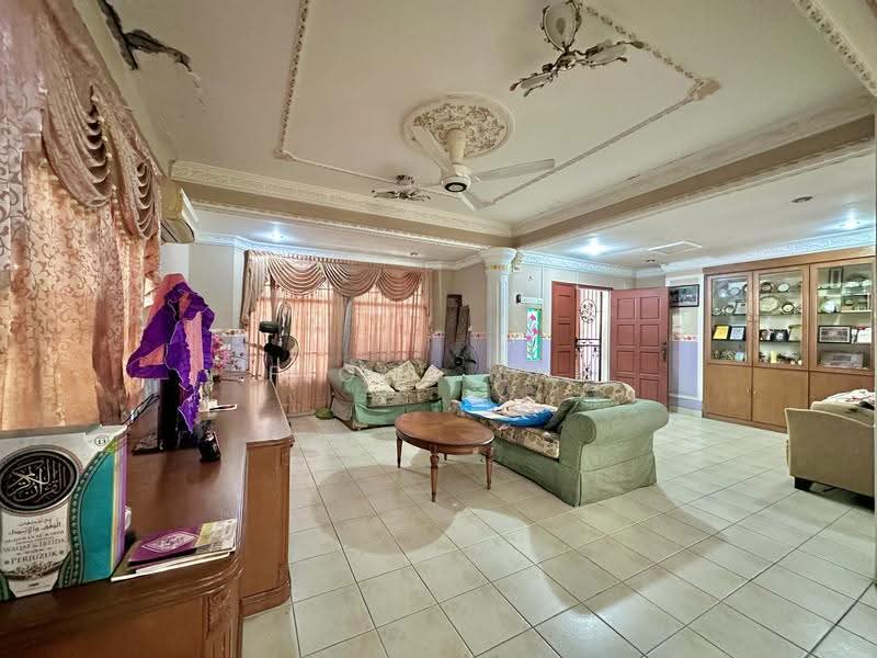 2.5-storey Terraced House for Sale in Taman Kingfisher (Kota Kinabalu) - Fiona Lai - Living Room - PropertyGuru.com.my