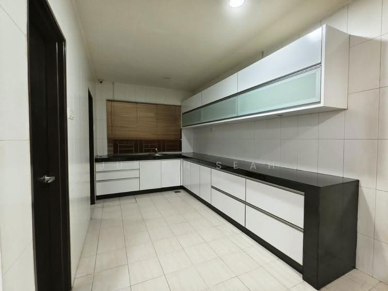 2.5-storey Terraced House for Sale in Puchong (Selangor) - Justin Seah - Kitchen - PropertyGuru.com.my