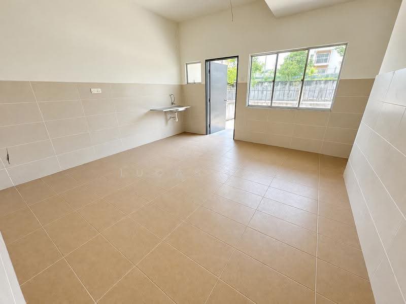 Semi-Detached House for Sale in Bandar Seri Coalfields (Sungai Buloh) - Lucas Loh - Kitchen - PropertyGuru.com.my