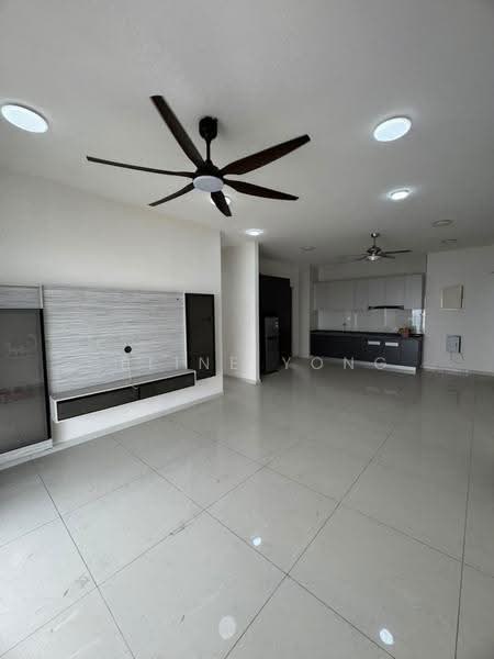 Condominium for Rent at Kings Bay @ Country Garden Danga Bay - Celine Yong - Living Room - PropertyGuru.com.my