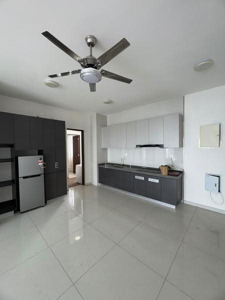 Condominium for Rent at Kings Bay @ Country Garden Danga Bay - Celine Yong - Kitchen - PropertyGuru.com.my