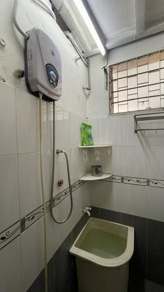 Rumah Teres 1-Tingkat untuk Disewa di Port Klang (Pelabuhan Klang) (Selangor) - Amenny Chua - Bathroom - PropertyGuru.com.my