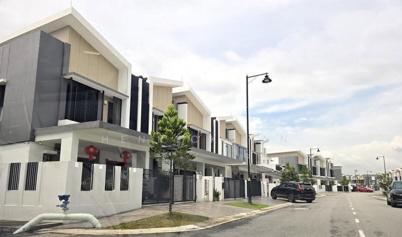 2-storey Terraced House for Sale in Bandar Kinrara Seksyen 8 (Bandar Kinrara) - Henrick Tan - Exterior - PropertyGuru.com.my
