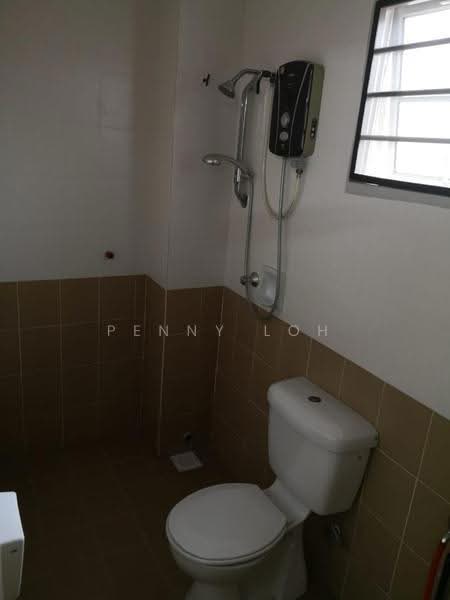 Terraced House for Rent in Taman Bukit Hartamas (Cheras) - Penny Loh - Bathroom - PropertyGuru.com.my