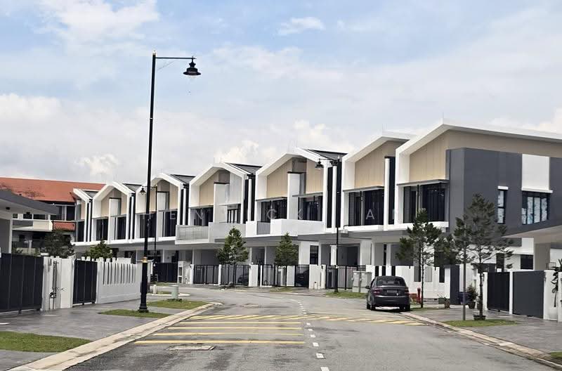 2-storey Terraced House for Sale in Bandar Kinrara Seksyen 8 (Bandar Kinrara) - Henrick Tan - Exterior - PropertyGuru.com.my