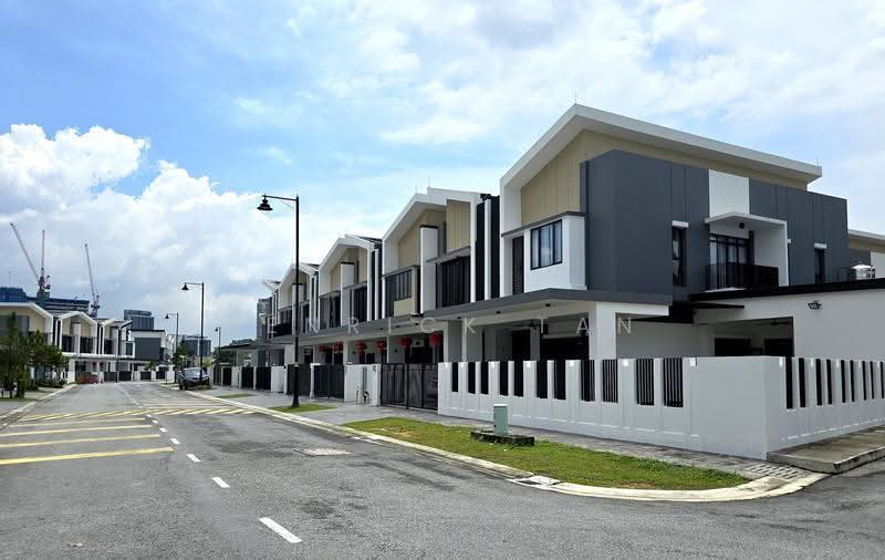 2-storey Terraced House for Sale in Bandar Kinrara Seksyen 8 (Bandar Kinrara) - Henrick Tan - Exterior - PropertyGuru.com.my