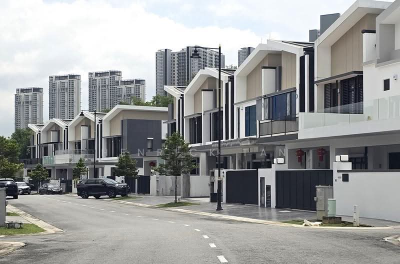 2-storey Terraced House for Sale in Bandar Kinrara Seksyen 8 (Bandar Kinrara) - Henrick Tan - Exterior - PropertyGuru.com.my