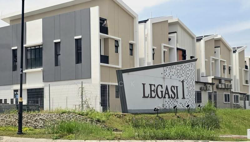 2-storey Terraced House for Sale in Bandar Kinrara Seksyen 8 (Bandar Kinrara) - Henrick Tan - Exterior - PropertyGuru.com.my