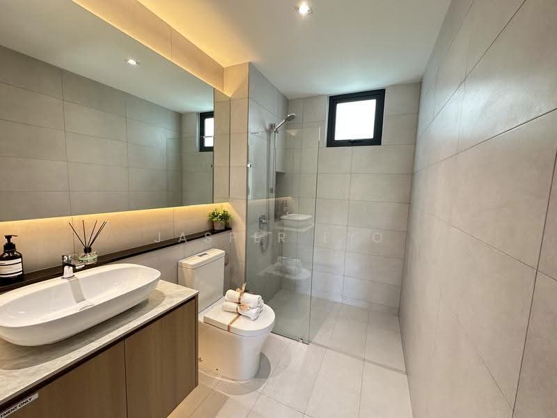 Service Residence for Sale at Hillview @ Senibong Cove - Jasper Eyo - Bathroom - PropertyGuru.com.my