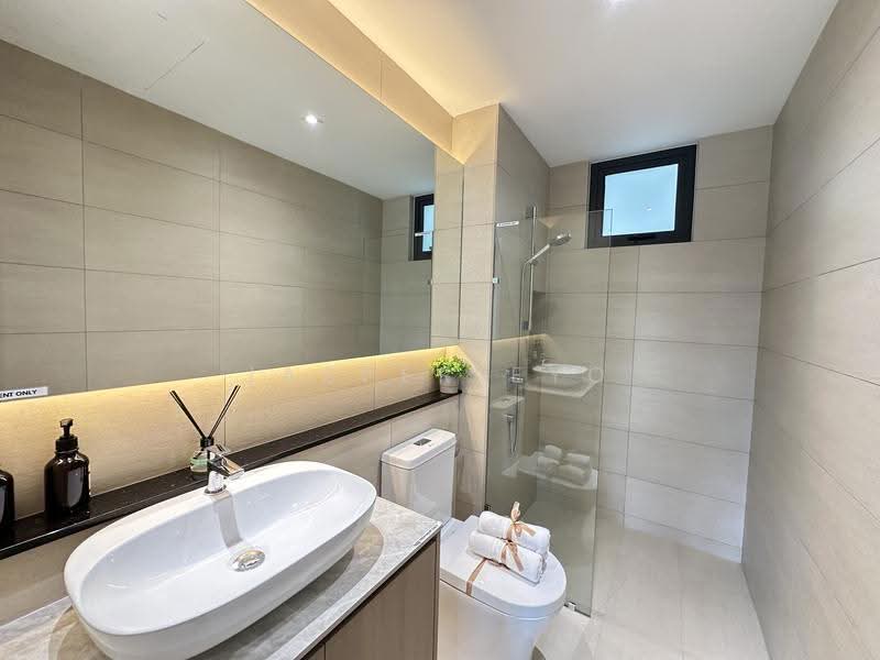 Service Residence for Sale at Hillview @ Senibong Cove - Jasper Eyo - Bathroom - PropertyGuru.com.my