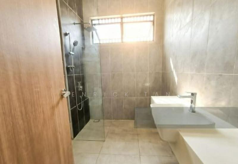 2-storey Terraced House for Sale in Bandar Kinrara Seksyen 8 (Bandar Kinrara) - Henrick Tan - Bathroom - PropertyGuru.com.my
