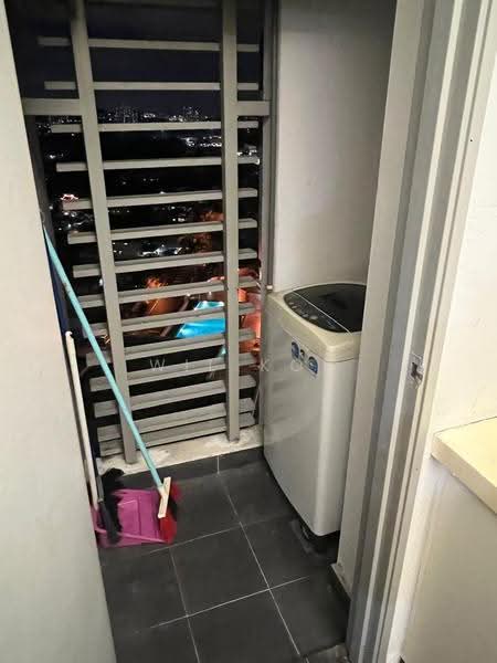 Kediaman Servis untuk Dijual di Silk Sky - Wil Koh - Balcony - PropertyGuru.com.my