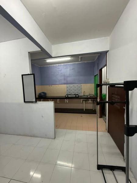 Pangsapuri untuk Disewa di Rose Villa Apartment - Seven Tay - Kitchen - PropertyGuru.com.my