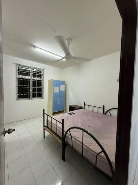 Pangsapuri untuk Disewa di Rose Villa Apartment - Seven Tay - Bedroom - PropertyGuru.com.my