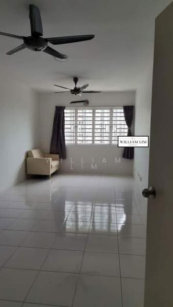 Rumah Flat untuk Disewa di E Garden - William Lim - Living Room - PropertyGuru.com.my