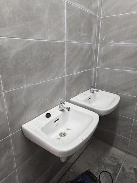 Factory for Rent in Pulau Indah (Pelabuhan Klang) - Eric Yap - Bathroom - PropertyGuru.com.my