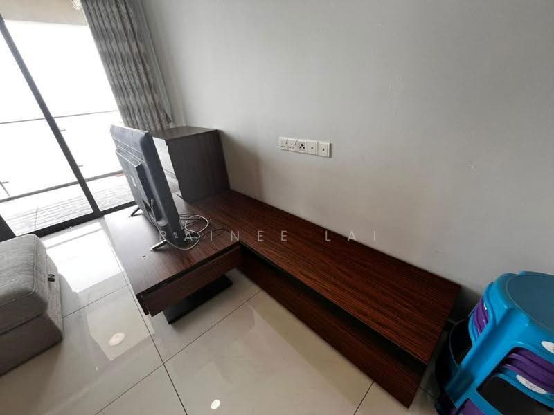Condominium for Rent at Bay Laurel @ Country Garden Danga Bay - Rainee Lai - Living Room - PropertyGuru.com.my