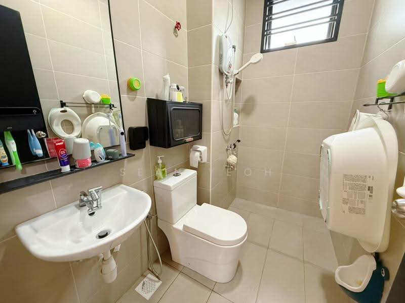 2-storey Terraced House for Sale in Bandar Cemerlang (Ulu Tiram) - Sean Yeoh - Bathroom - PropertyGuru.com.my