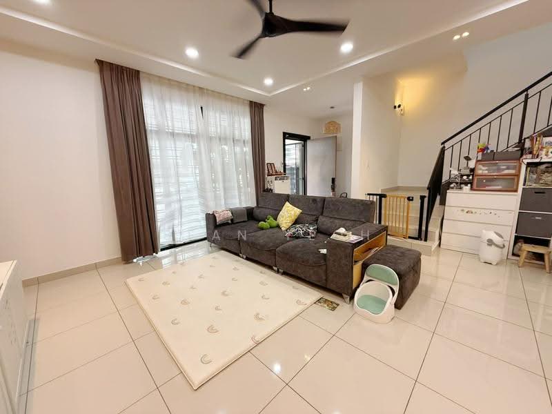 2-storey Terraced House for Sale in Bandar Cemerlang (Ulu Tiram) - Sean Yeoh - Living Room - PropertyGuru.com.my