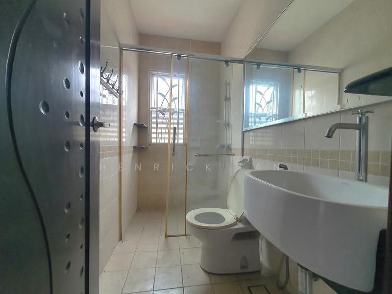 Terraced House for Sale in Kota Kemuning (Shah Alam) - Henrick Tan - Bathroom - PropertyGuru.com.my